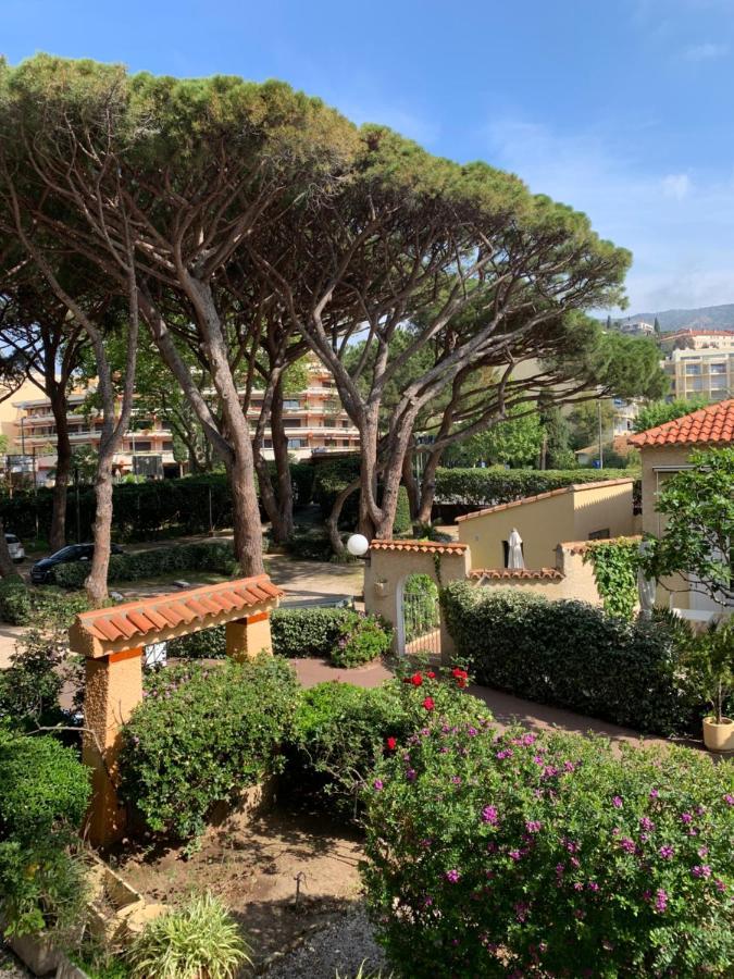 Hotel Beau Rivage Le Lavandou Luaran gambar